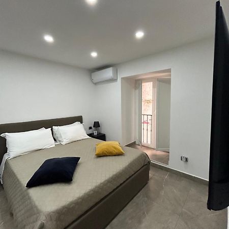 Apartament Casina Al Duomo Neapol Zewnętrze zdjęcie